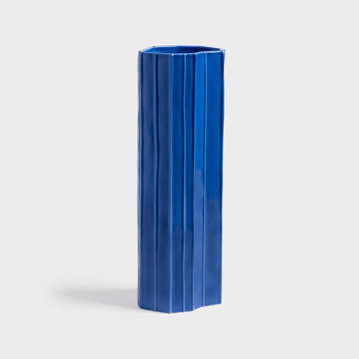 Vase brutal blue