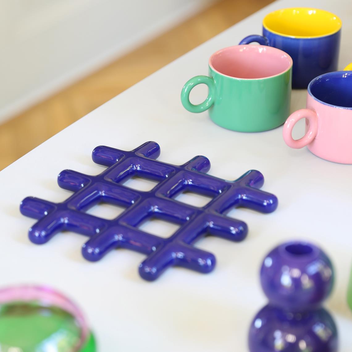Trivet grid blue