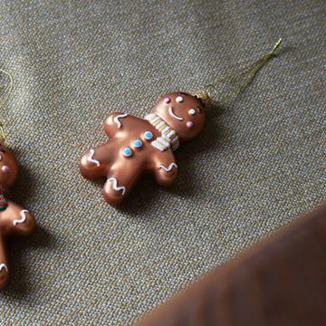 Ornament gingerbread pink