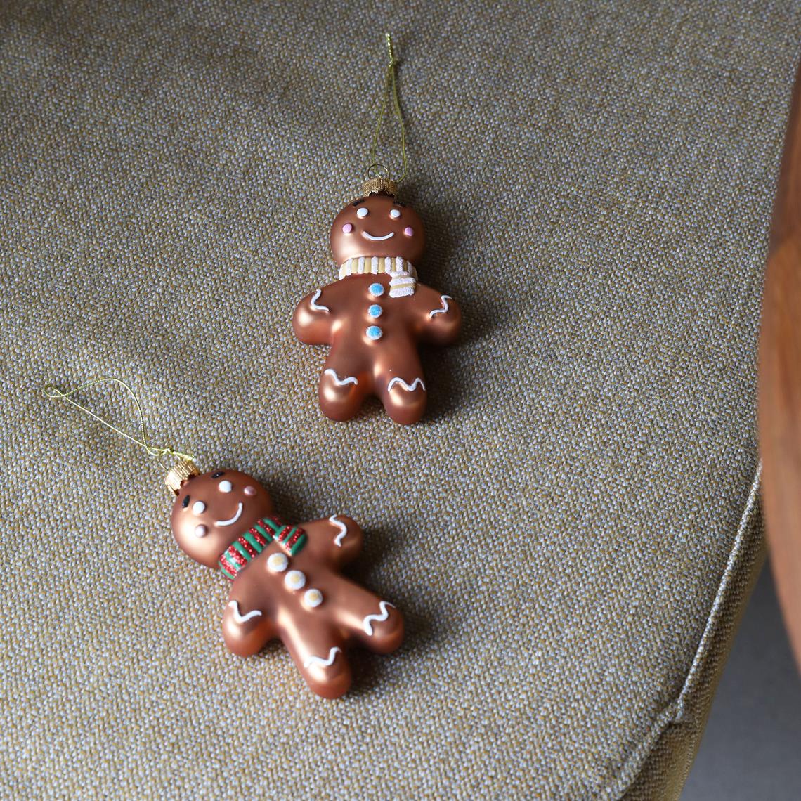 Ornament gingerbread pink