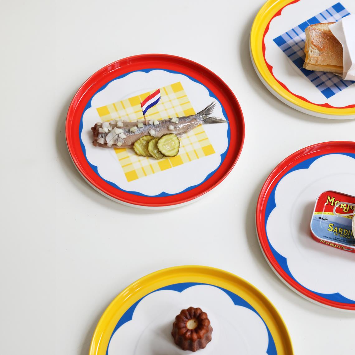 Plate daydream wave red