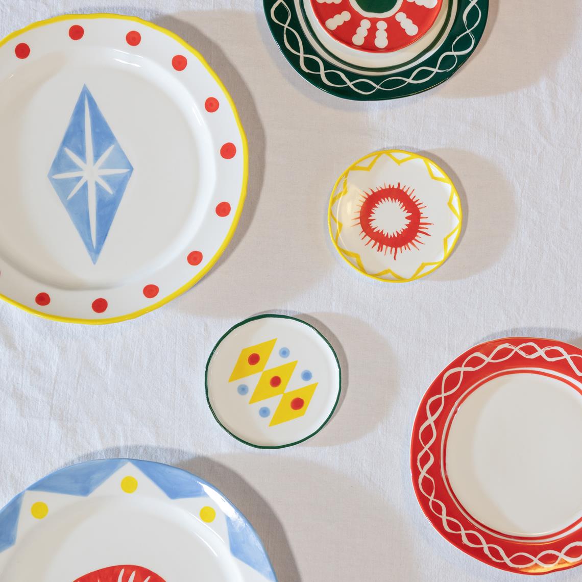 Plate festivo medium green set of 2