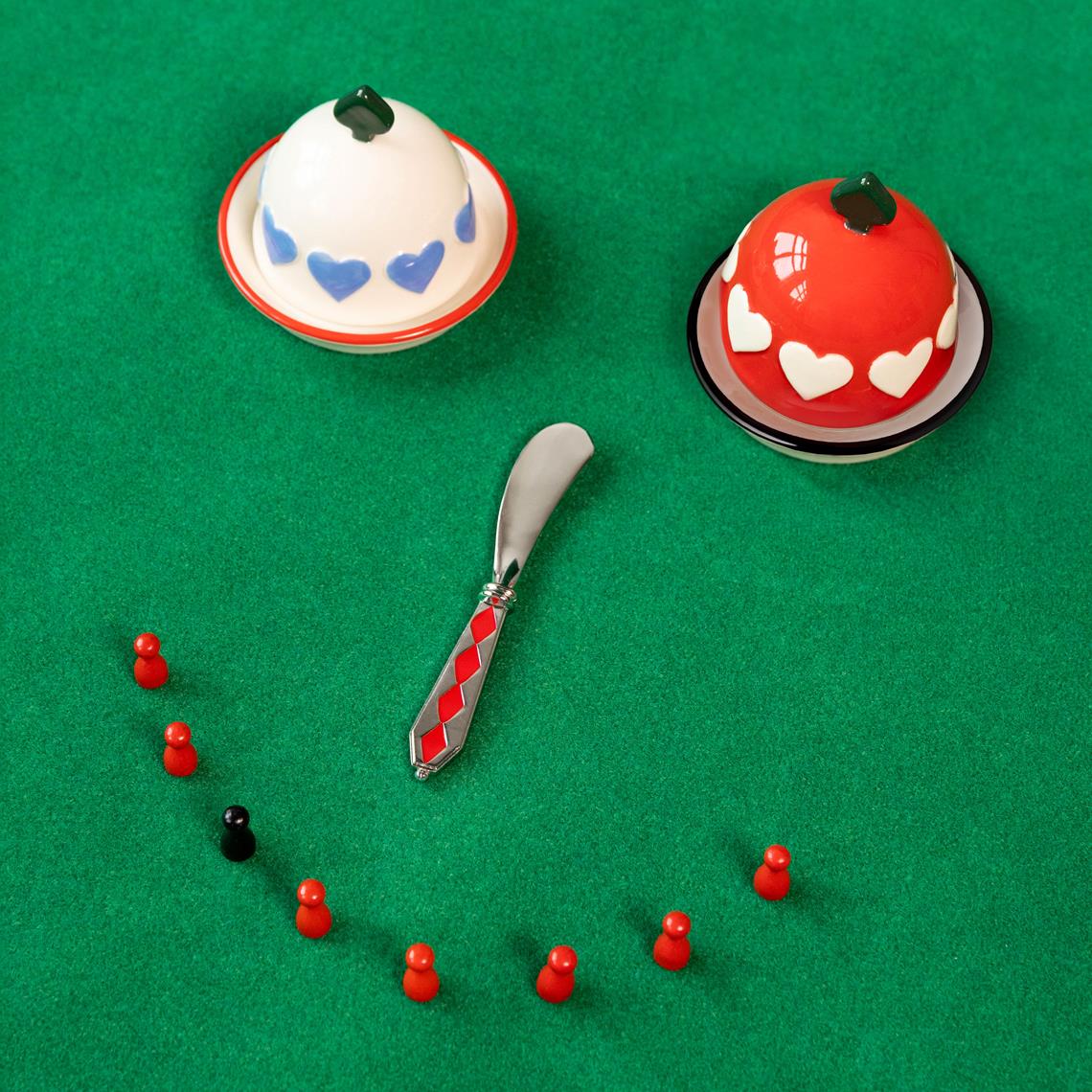 Storage hearts red