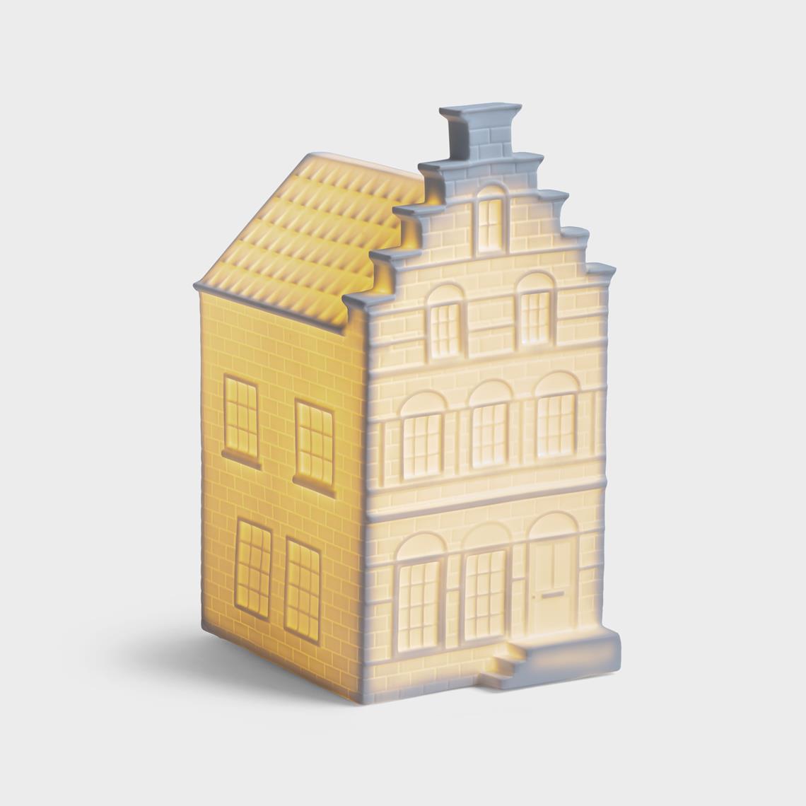 Lamp canal house