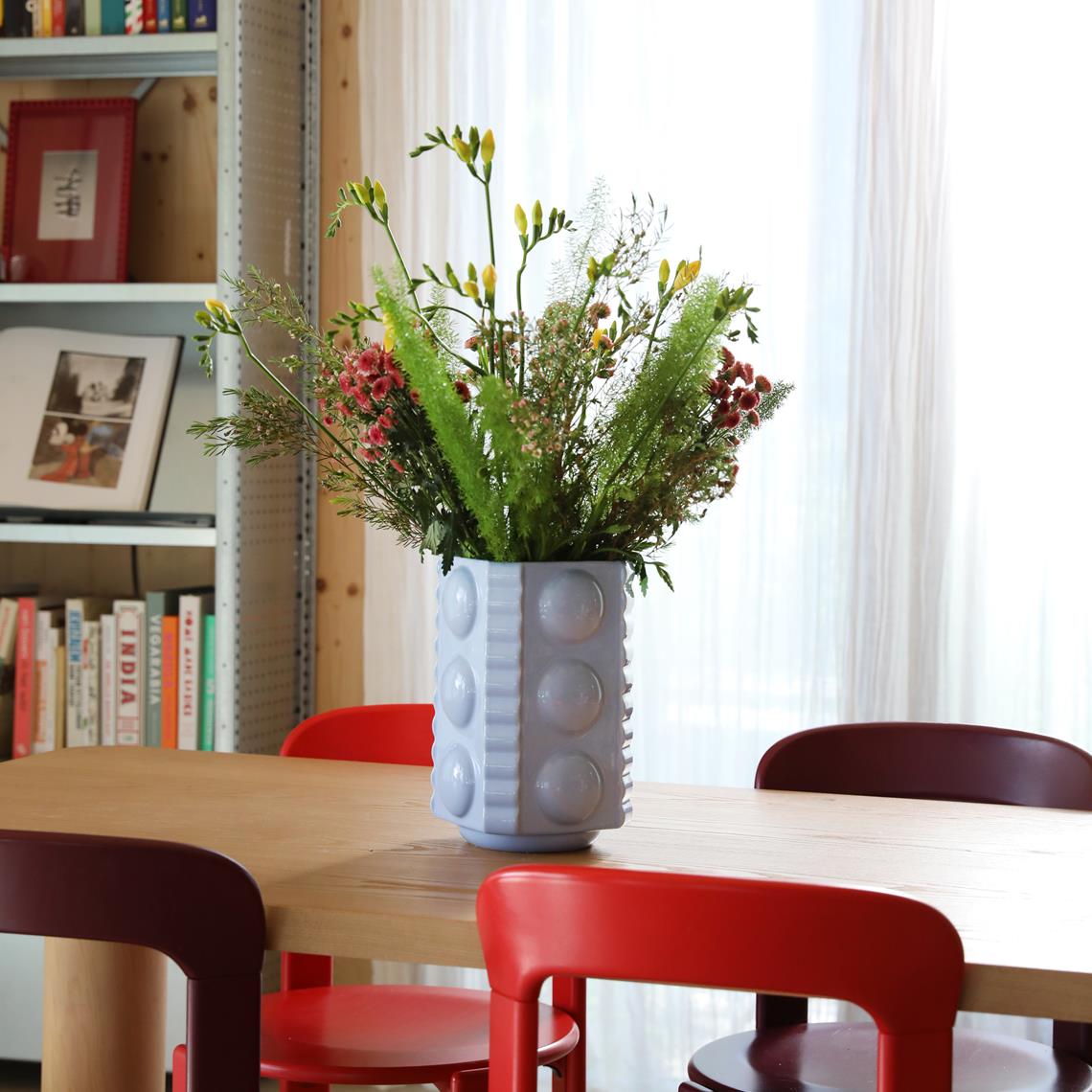 Vase facet powder blue