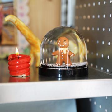Wonderball gingerbread