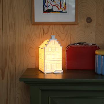 Lamp canal house