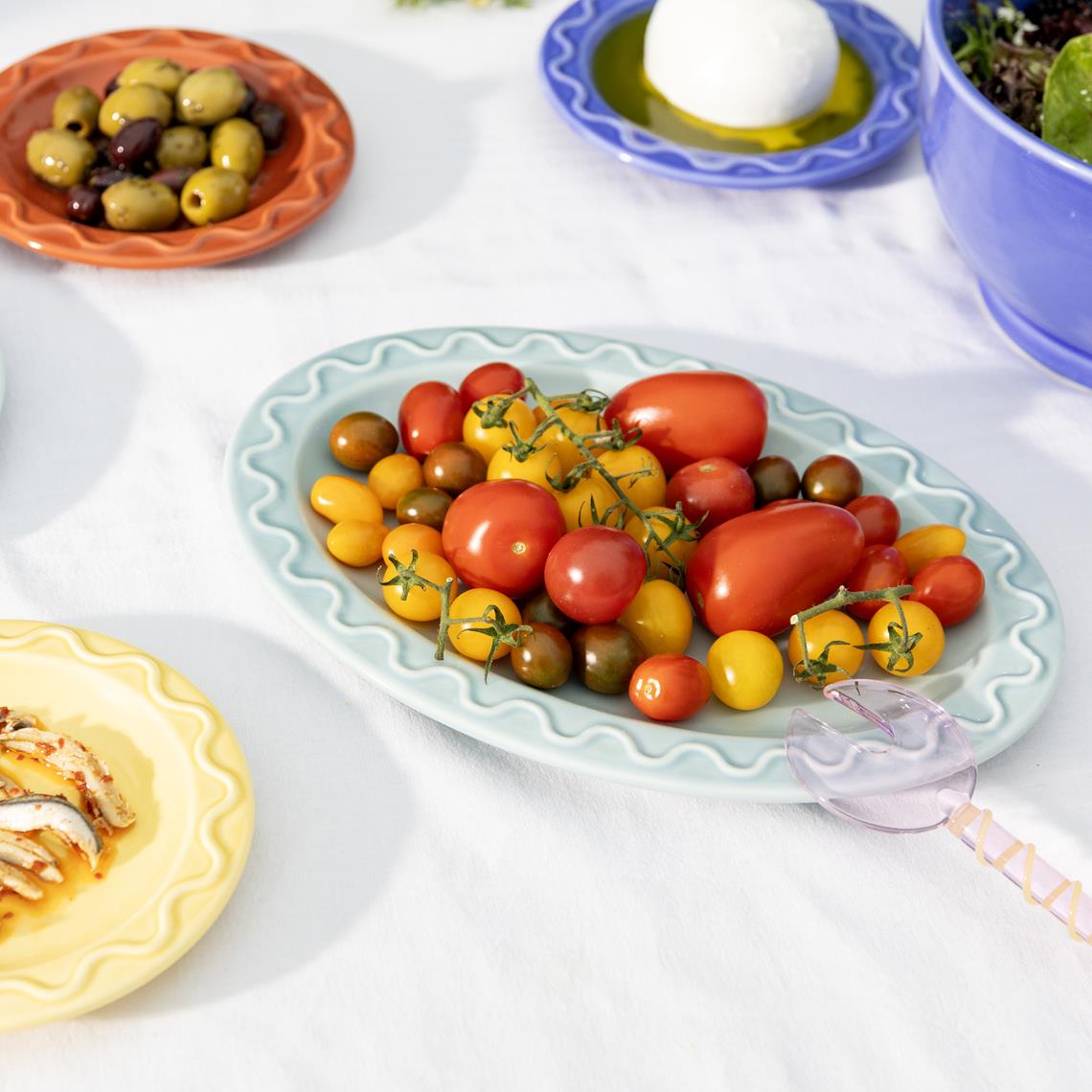 Plate mochi light blue oval