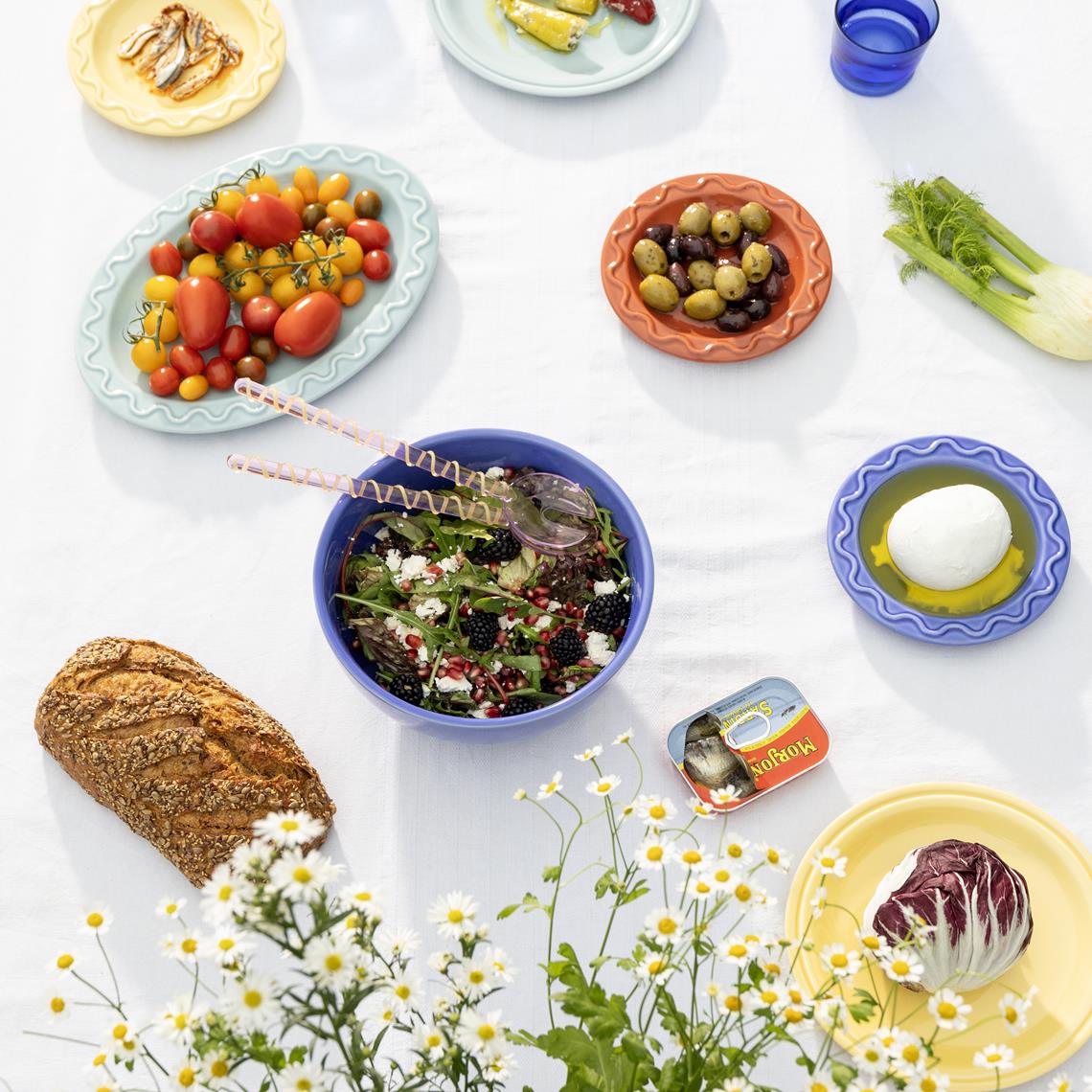 Plate mochi light blue oval