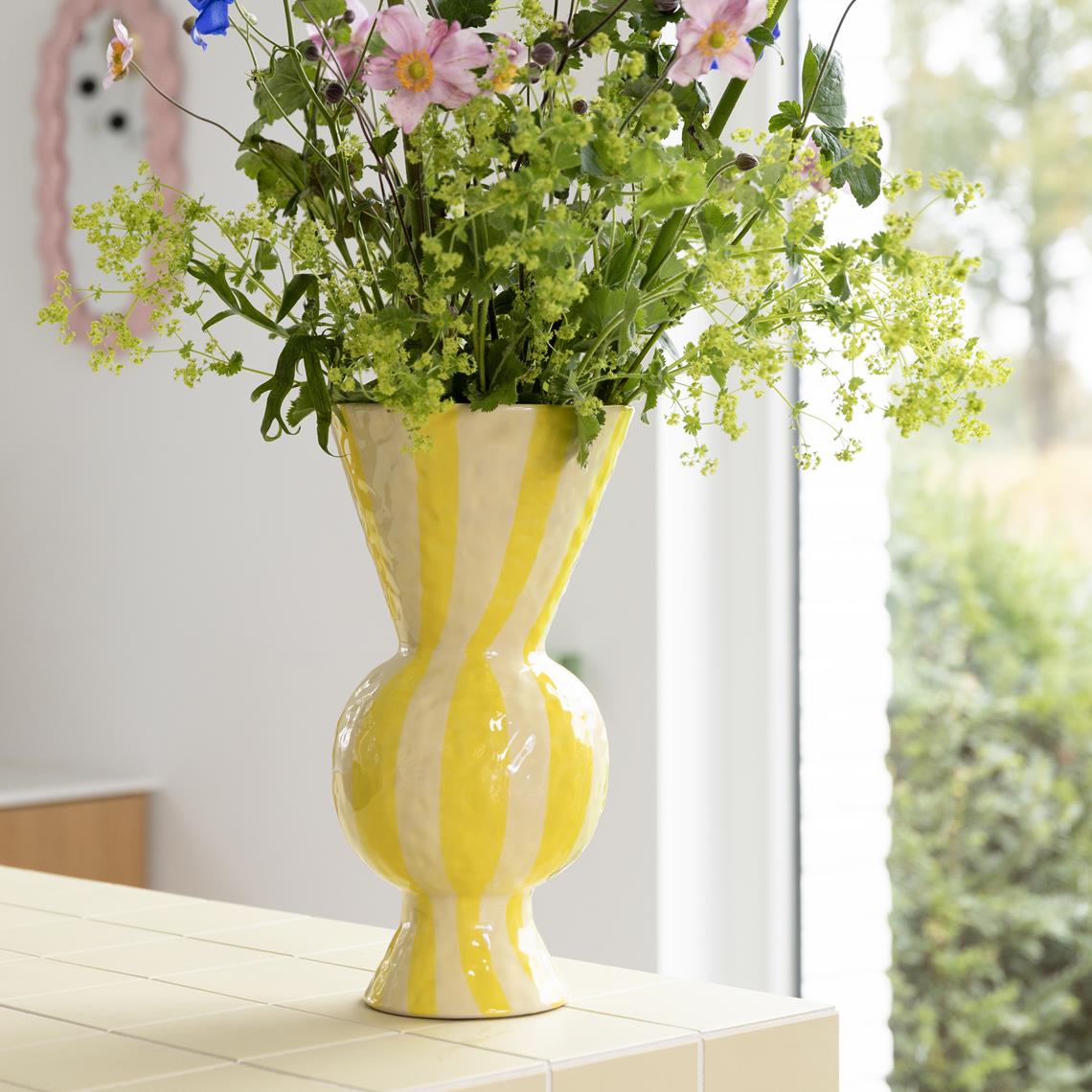 Vase rhombic yellow