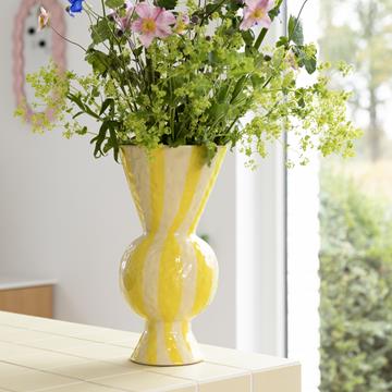 Vase rhombic yellow