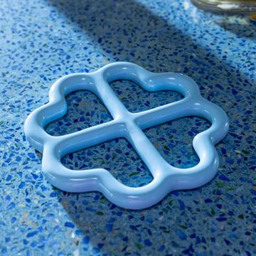 Trivet clover blue