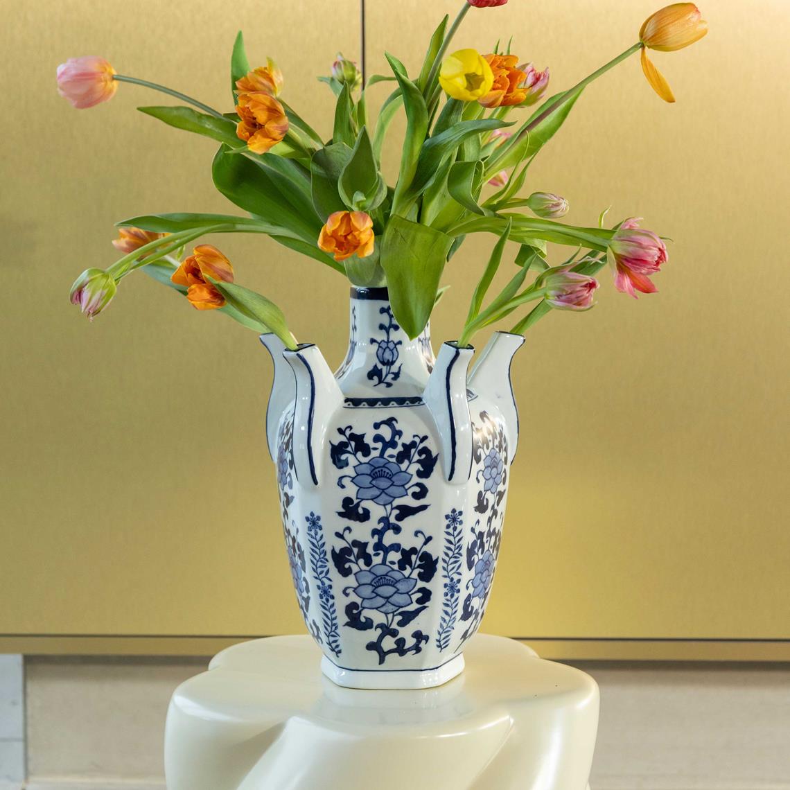 Vase tulip atlas